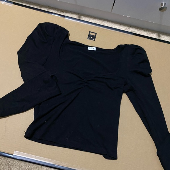 SOLD ‼️ Garage Puff Sleeve Blouse - Picture 3 of 3